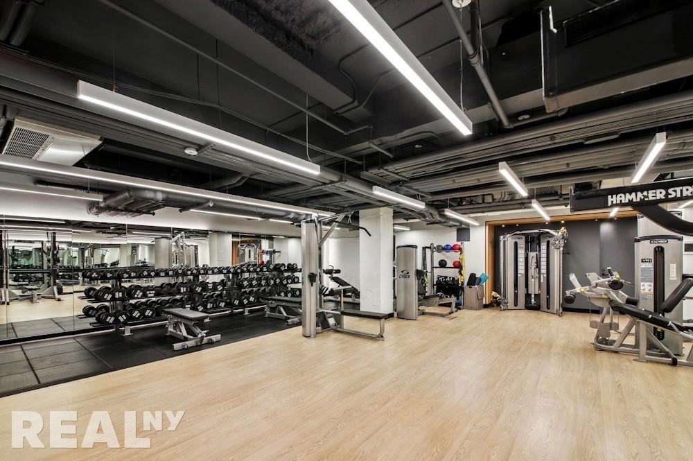 E 48th St #12U6 - Photo 7 of 8