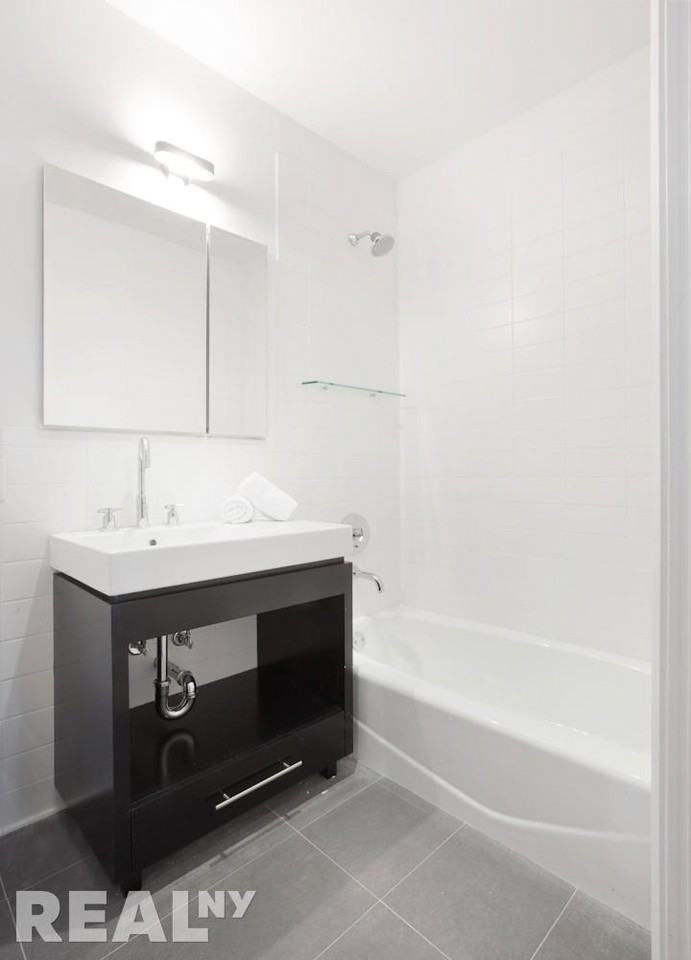 Washington St #6Q - Photo 6 of 8