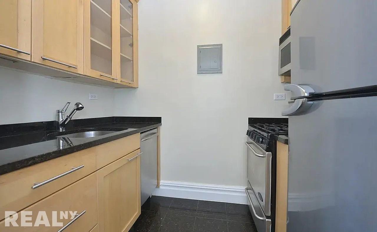 2nd Ave #10D - Photo 4 of 5