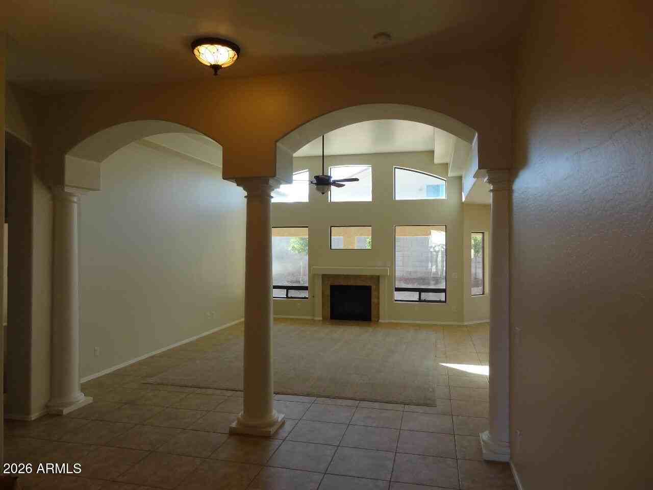 1011 W Samantha Way - Photo 4 of 10