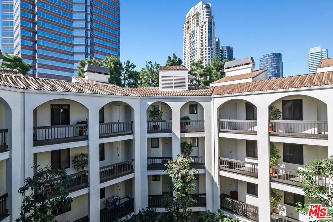 2102 Century Park Ln Apt 418 #418 - Photo 4 of 50