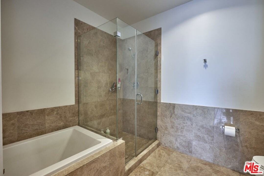 3223 W 6th St Unit 511 #511 - Photo 5 of 13