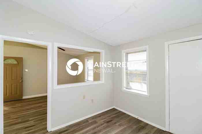 3009 Carvel St - Photo 5 of 16