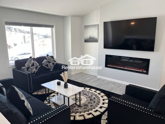 8691 Park Ave Ne - Photo 4 of 28