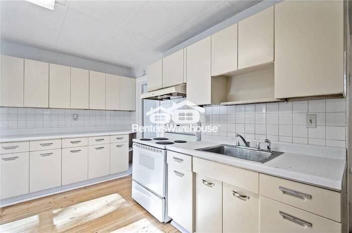 4433 Aldrich Ave N #1 - Photo 6 of 20