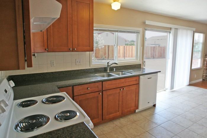 3289 Lantern Way - Photo 4 of 11