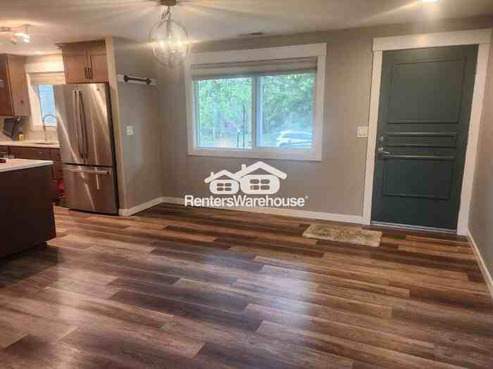 9811 48th Ave E - Photo 3 of 20