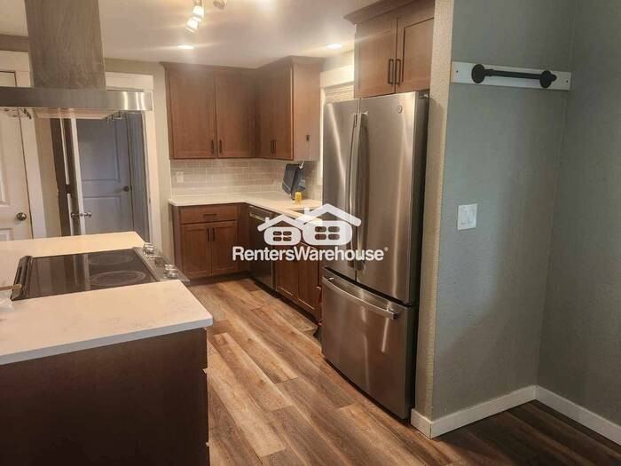 9811 48th Ave E - Photo 5 of 20