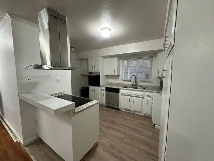 250 Devere Way - Photo 7 of 7