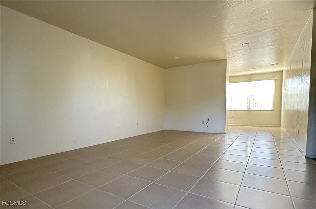 4625 Sw 8th Pl Apt 8 #8 - Photo 4 of 15