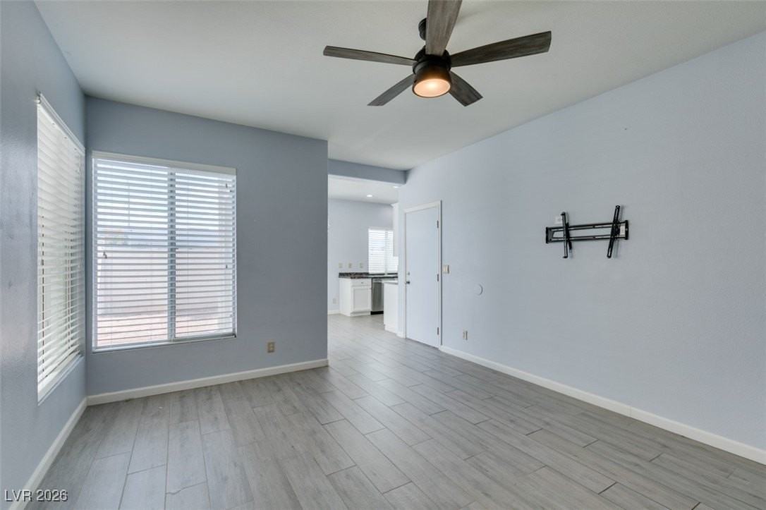 1555 Homeward Cloud Ave - Photo 6 of 33