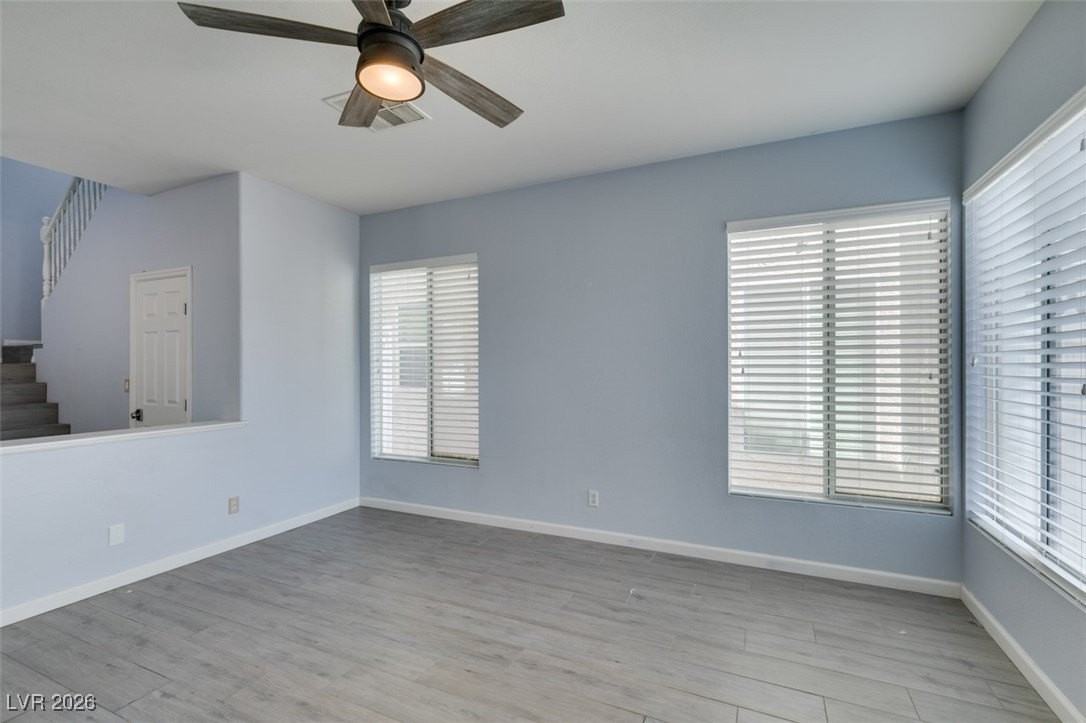 1555 Homeward Cloud Ave - Photo 7 of 33