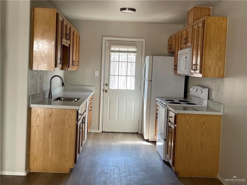 2311 Dora Jeanne Apt D #D - Photo 3 of 13