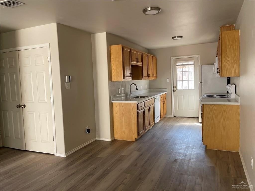 2311 Dora Jeanne Apt D #D - Photo 5 of 13