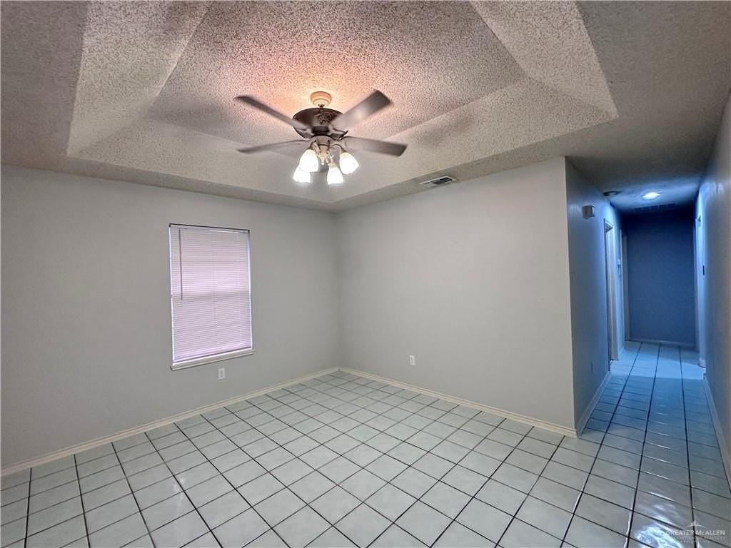 601 Kennedy Ave - Photo 4 of 18