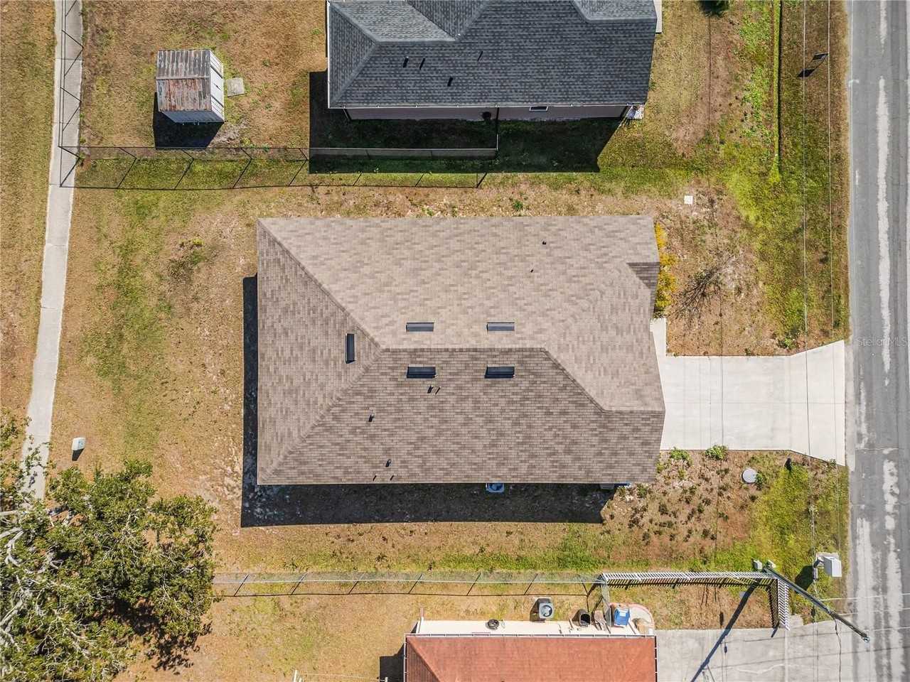 1126 Chichester Ct - Photo 3 of 40