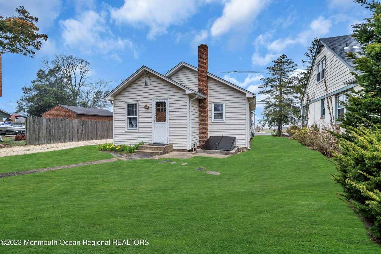 635 Princeton Ave - Photo 2 of 16