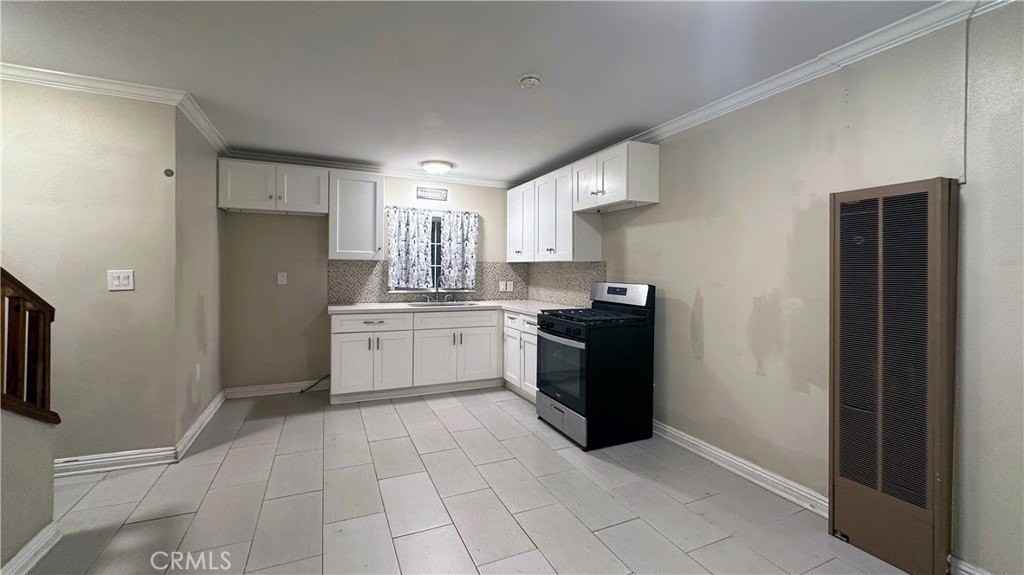 9929 Alesia St - Photo 3 of 17