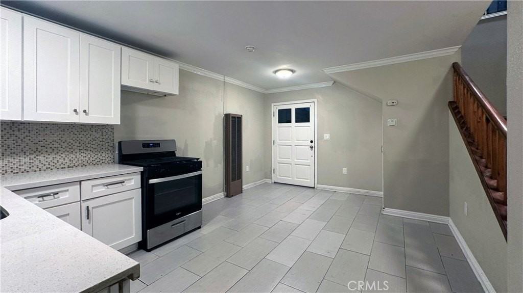 9929 Alesia St - Photo 4 of 17