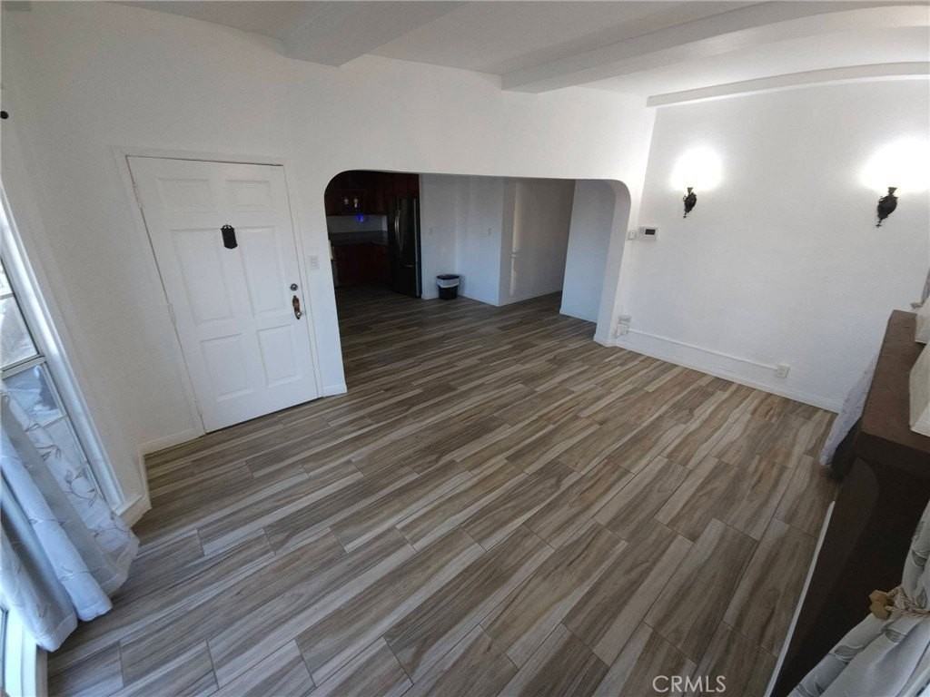 636 W 107th St - Photo 4 of 28