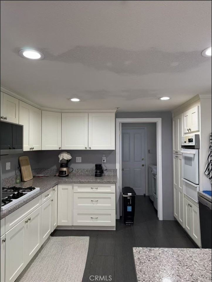 2418 Harriman Ln #A - Photo 2 of 4