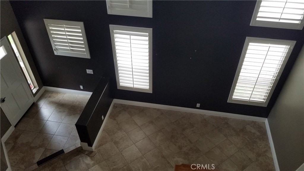 8616 E Silver Ridge Ln - Photo 4 of 8