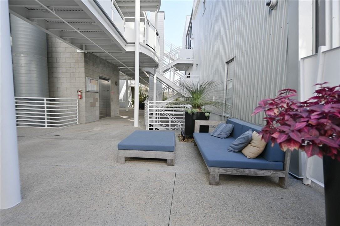 615 Hampton Dr #C103 - Photo 7 of 33