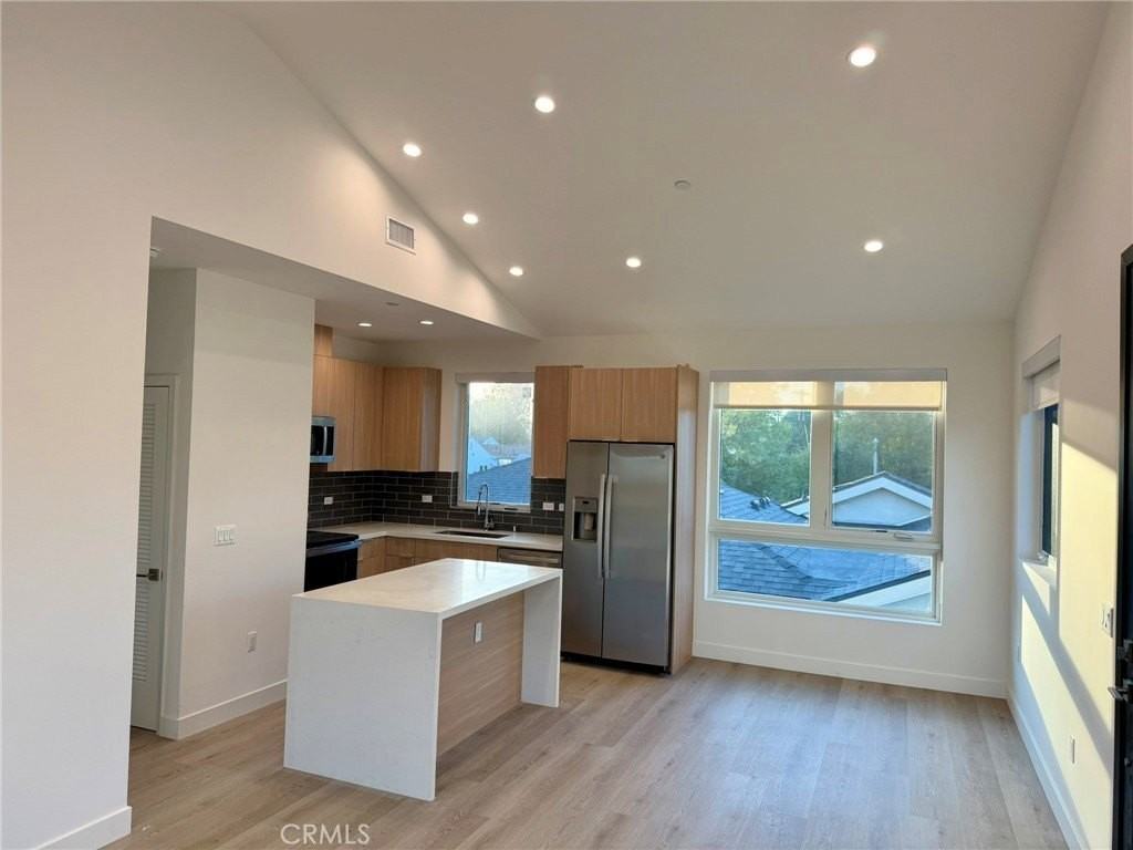 17816 Bullock St - Photo 4 of 23