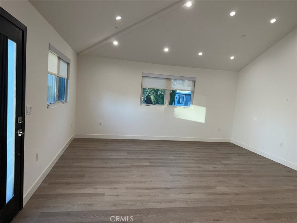 5972 Jamieson Ave - Photo 3 of 22