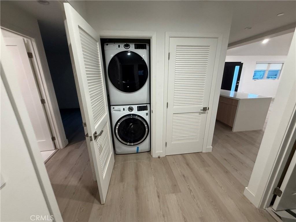 5972 Jamieson Ave - Photo 6 of 22