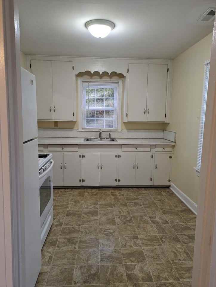 616 Gracey Ave - Photo 6 of 18