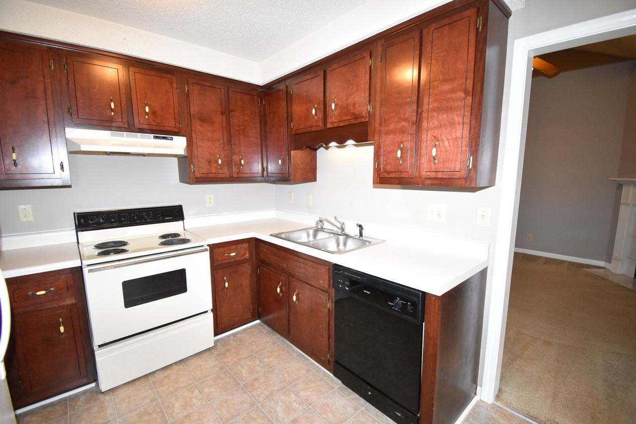 3383 Queensbury Rd - Photo 2 of 25