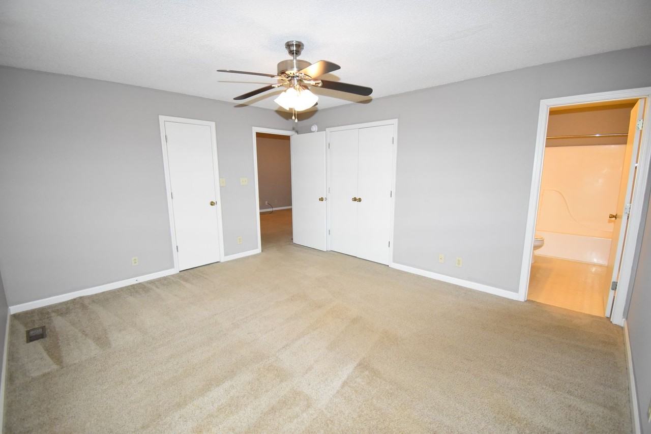 3383 Queensbury Rd - Photo 6 of 25