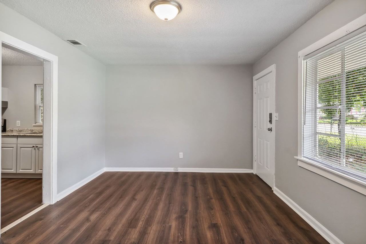 1317 E 57th St - Photo 4 of 23