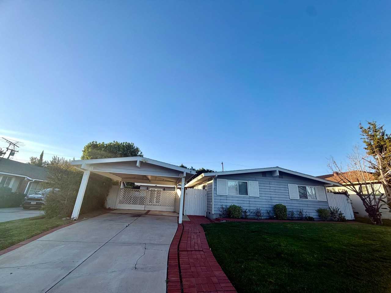 12811 Keith Pl - Photo 2 of 22