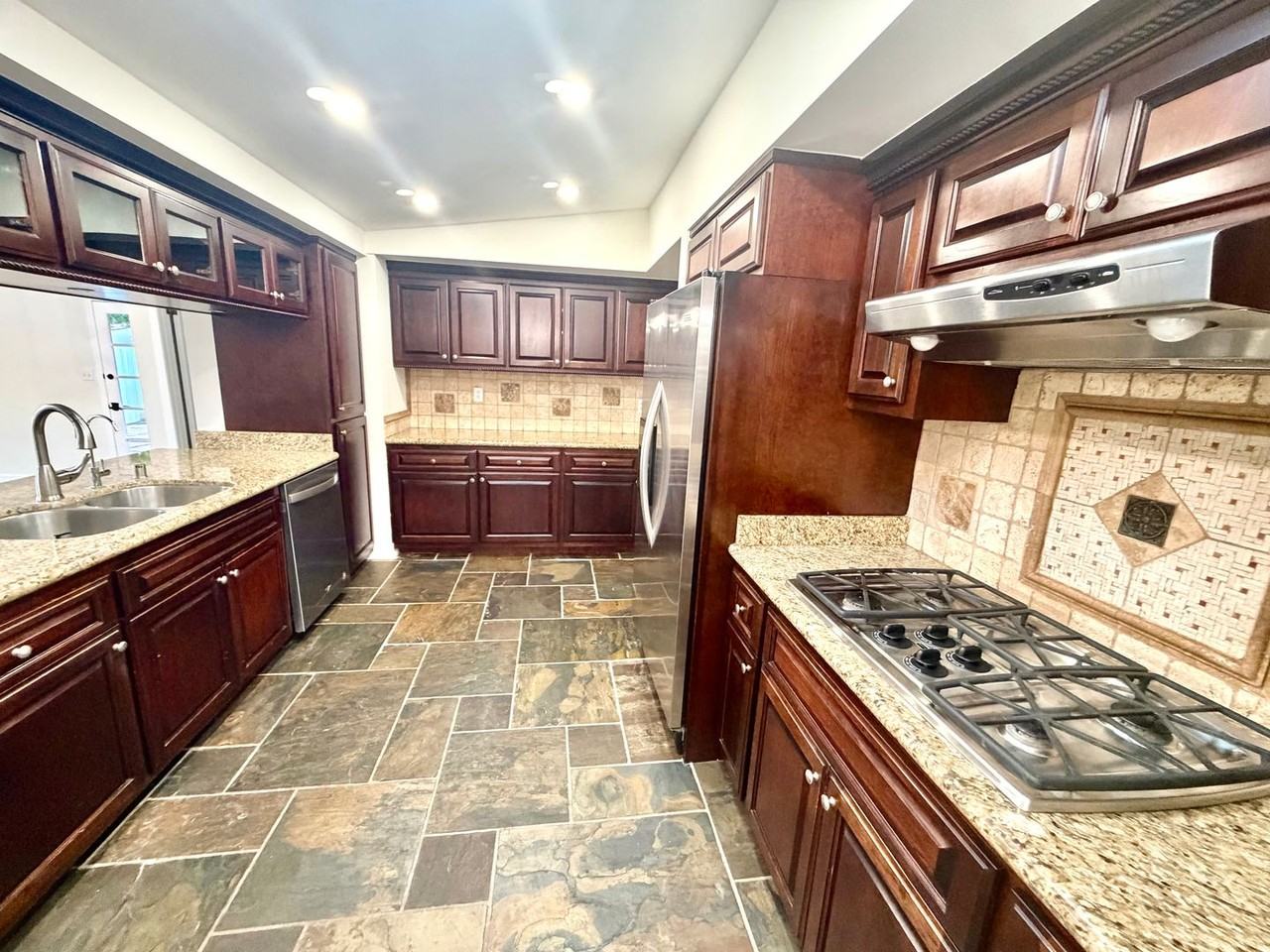 12811 Keith Pl - Photo 7 of 22