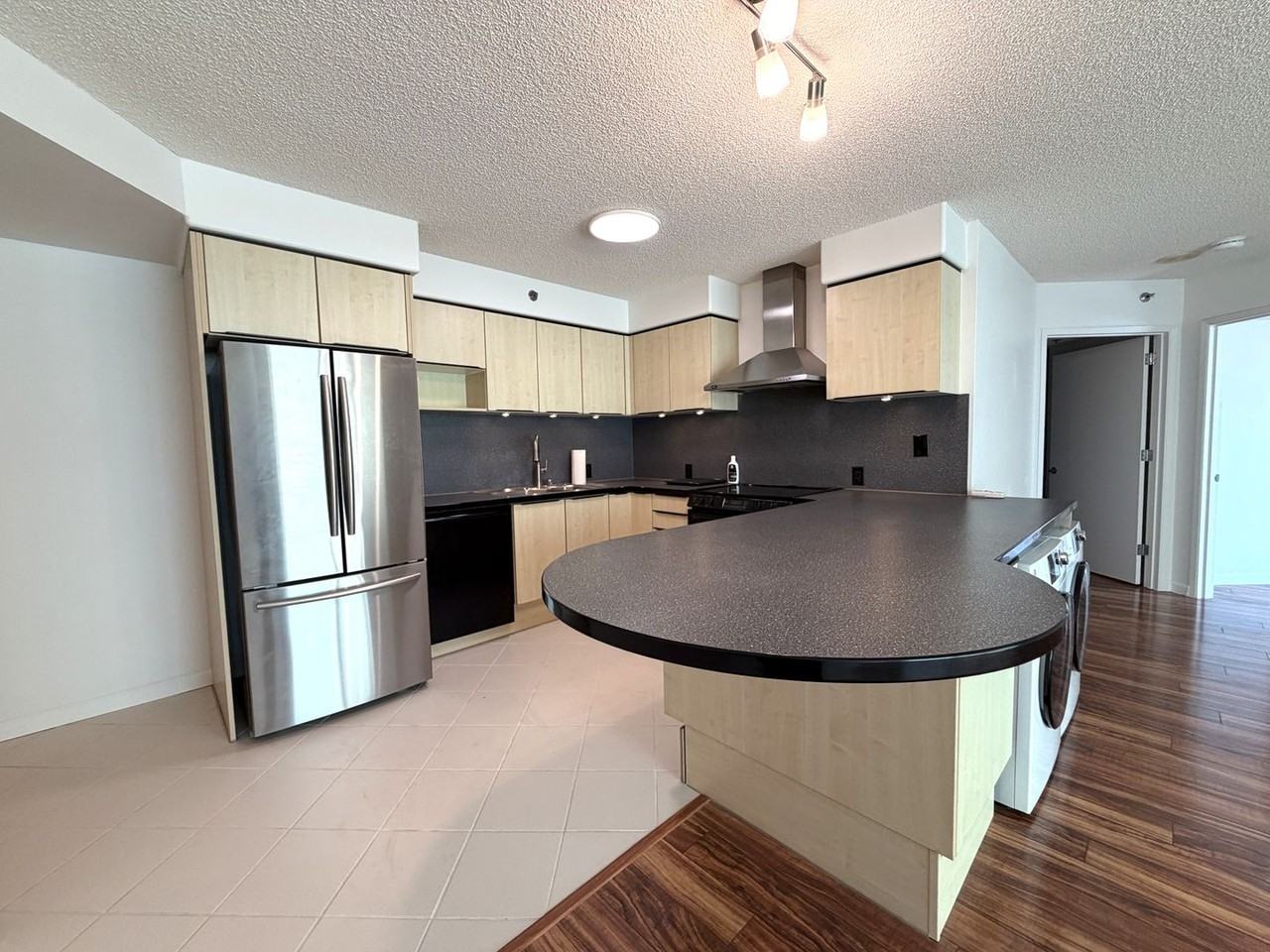 801 S King St #1502 - Photo 3 of 14