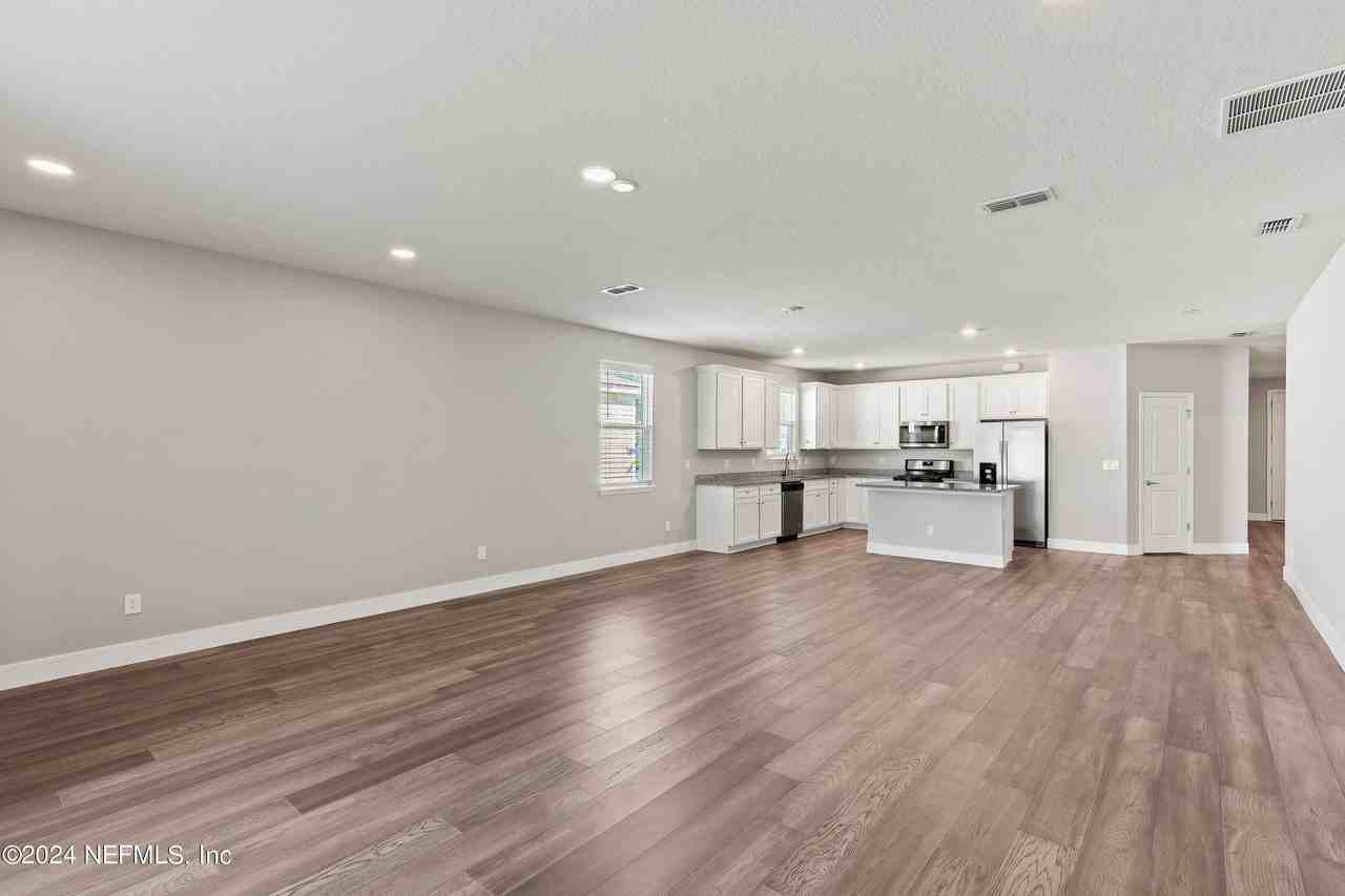 4570 Creekside Bluff St - Photo 7 of 43