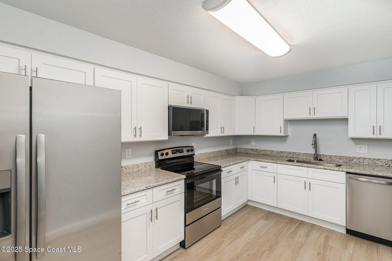 317 Sun Dial Ct - Photo 7 of 22