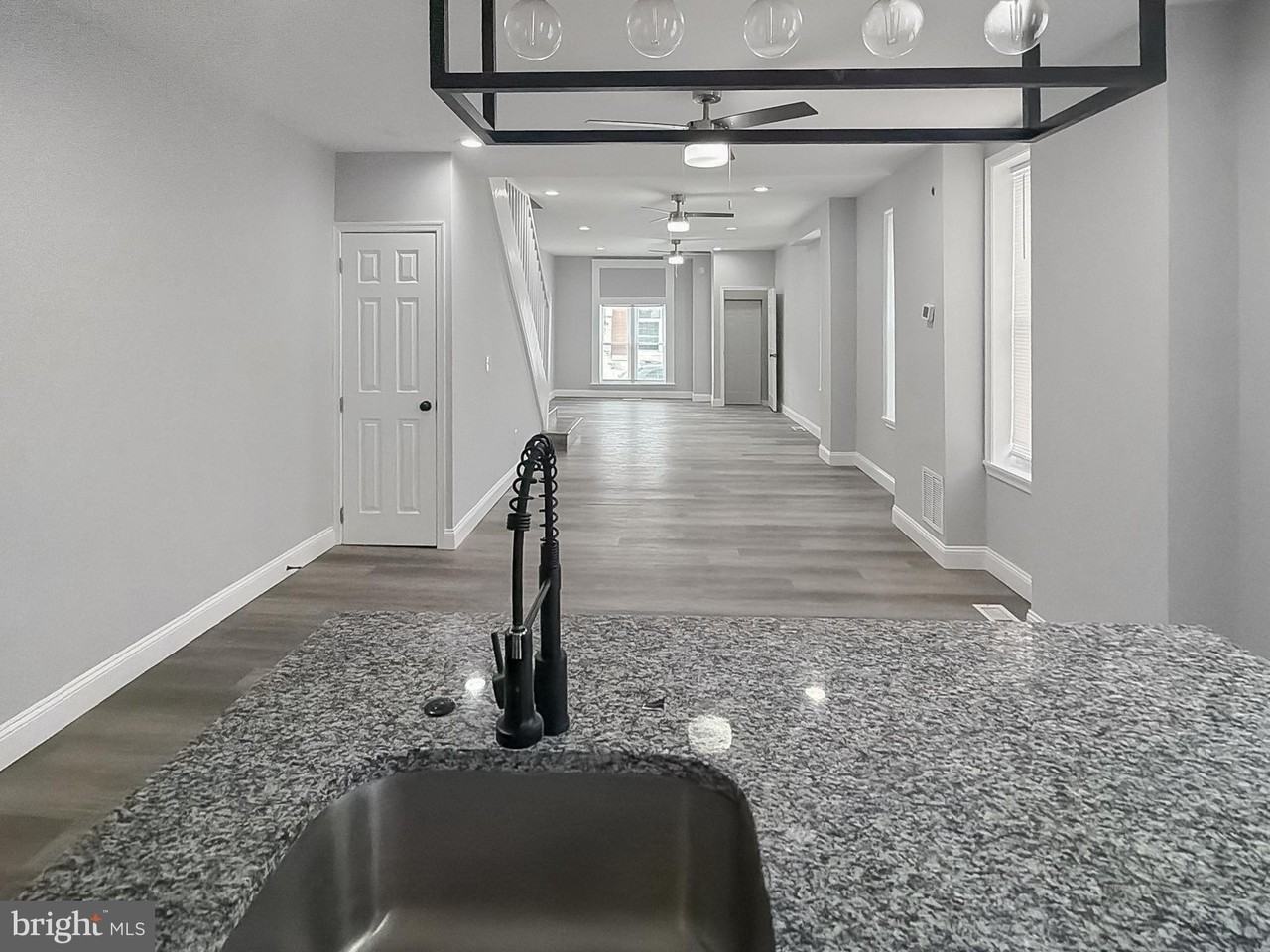 733 N Linwood Ave - Photo 6 of 23