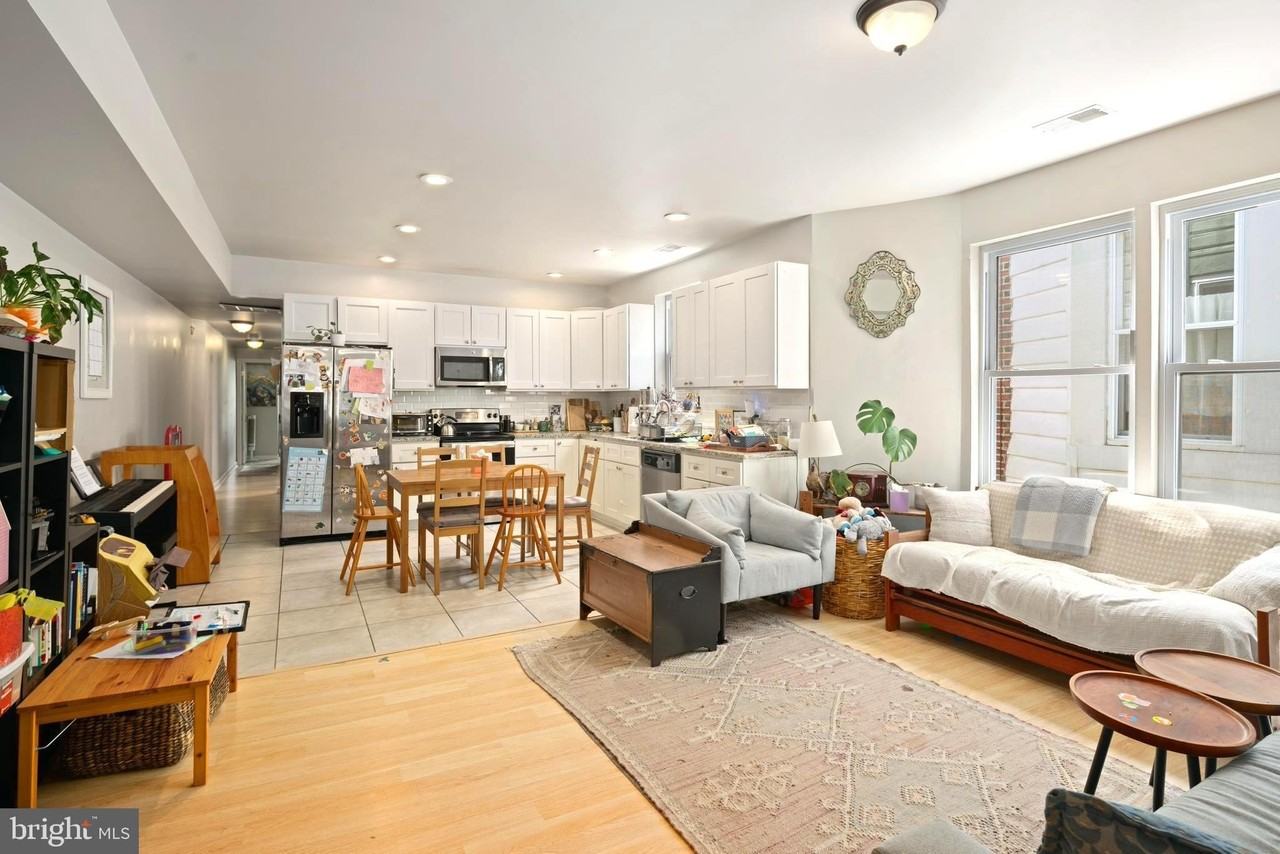 4804 Kingsessing Ave - Photo 6 of 17