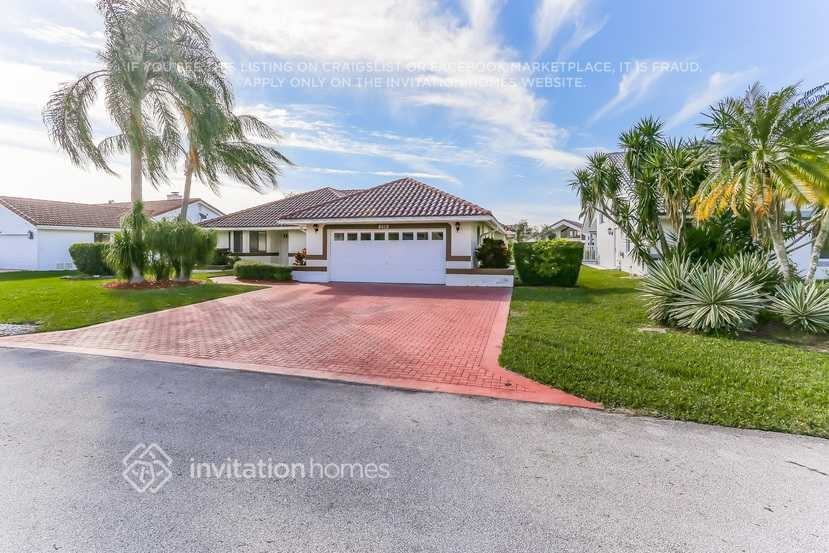 8612 Nw 79th St - Photo 3 of 21