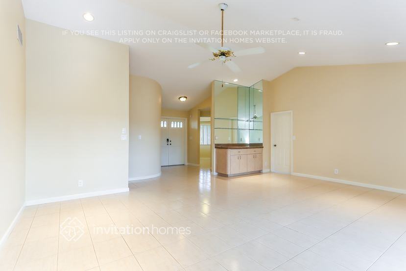 8612 Nw 79th St - Photo 6 of 21