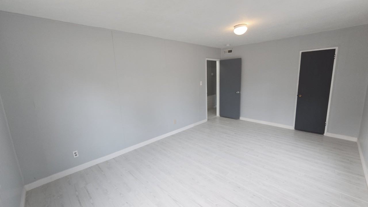 1384 Aldrich St Ne - Photo 7 of 20