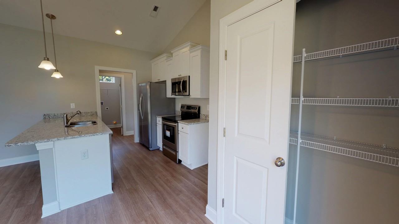 60 Racquet Club Dr #6 - Photo 7 of 19