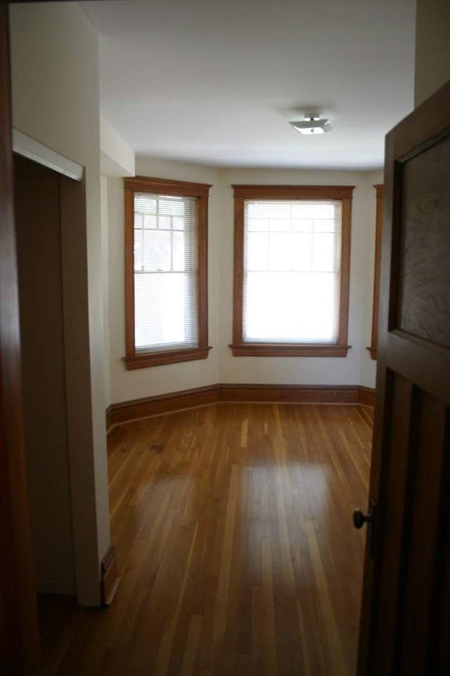 5798 Pershing Ave #2W - Photo 7 of 18