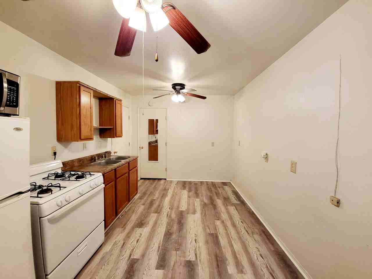 1008 Runnels St #C - Photo 3 of 19