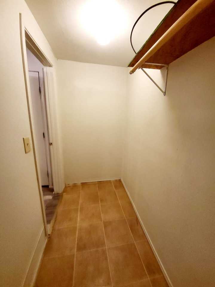 1008 Runnels St #C - Photo 6 of 19