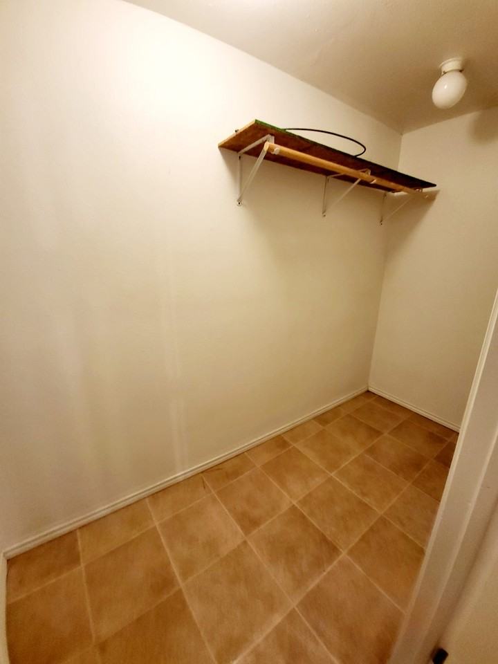 1008 Runnels St #C - Photo 7 of 19