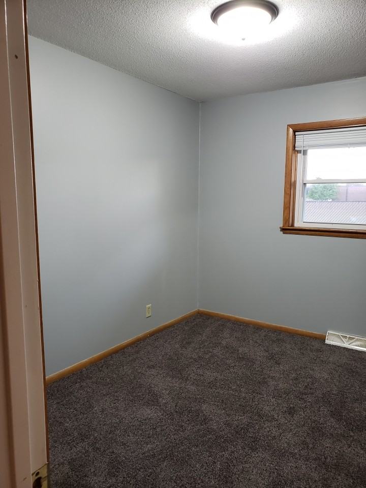 543 5th St Nw #1 - Photo 3 of 8